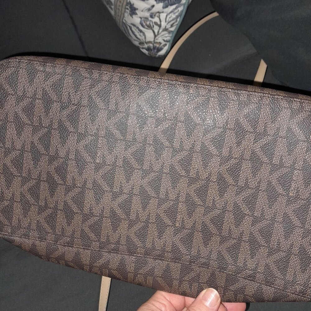 Michael Kors Purse - Picture 4 of 8